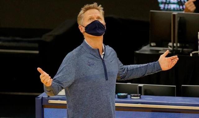 开云官方app-为年轻交学费 勇士的挣扎赛季给科尔上了三节课