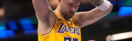 开云官方app-湖人输骑士：卢卡防守该背多少锅？